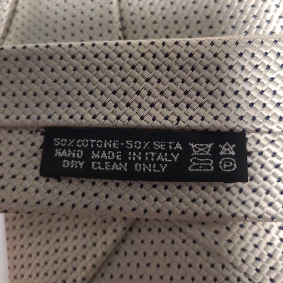 Brioni Micro-Textured Tie - Picture 3 of 3